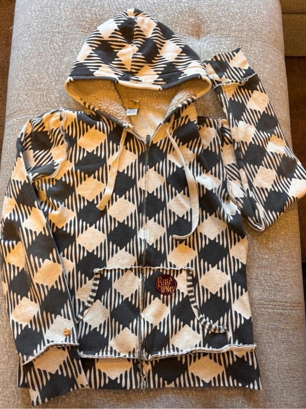 Vintage Billabong Women’s Black & Cream Geometric Sherpa-Lined Hoodie